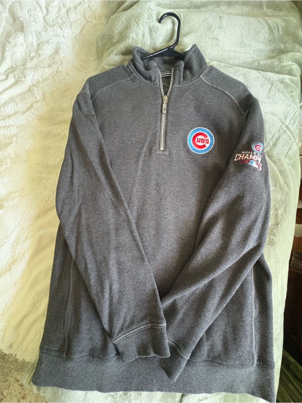 Tommy Bahama Men's Gray Cubs Quarter-Zip Pullover Sweatshirt